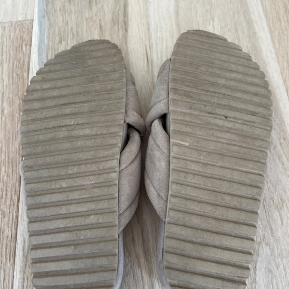 Varley Ronley Quilted Slides 2.0 - Picture 3 of 4